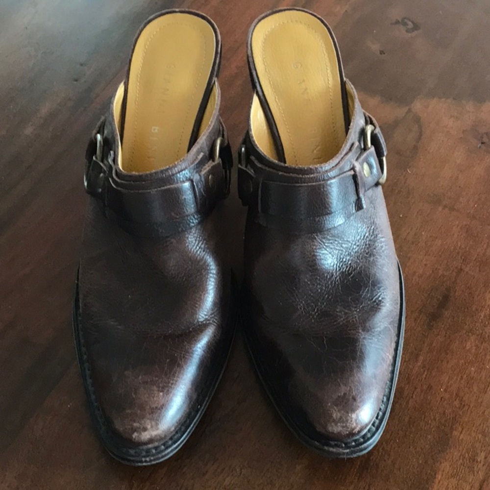 Women’s shoes